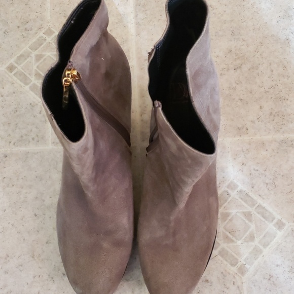 Diane Von Furstenburg EUC real suede platform wedge booties SIZE 11 - Picture 5 of 8